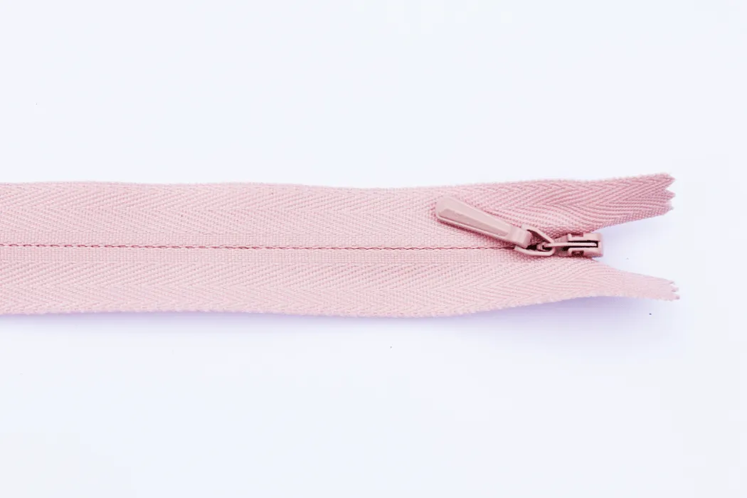 20cm/8" Concealed Zip - Pink 512