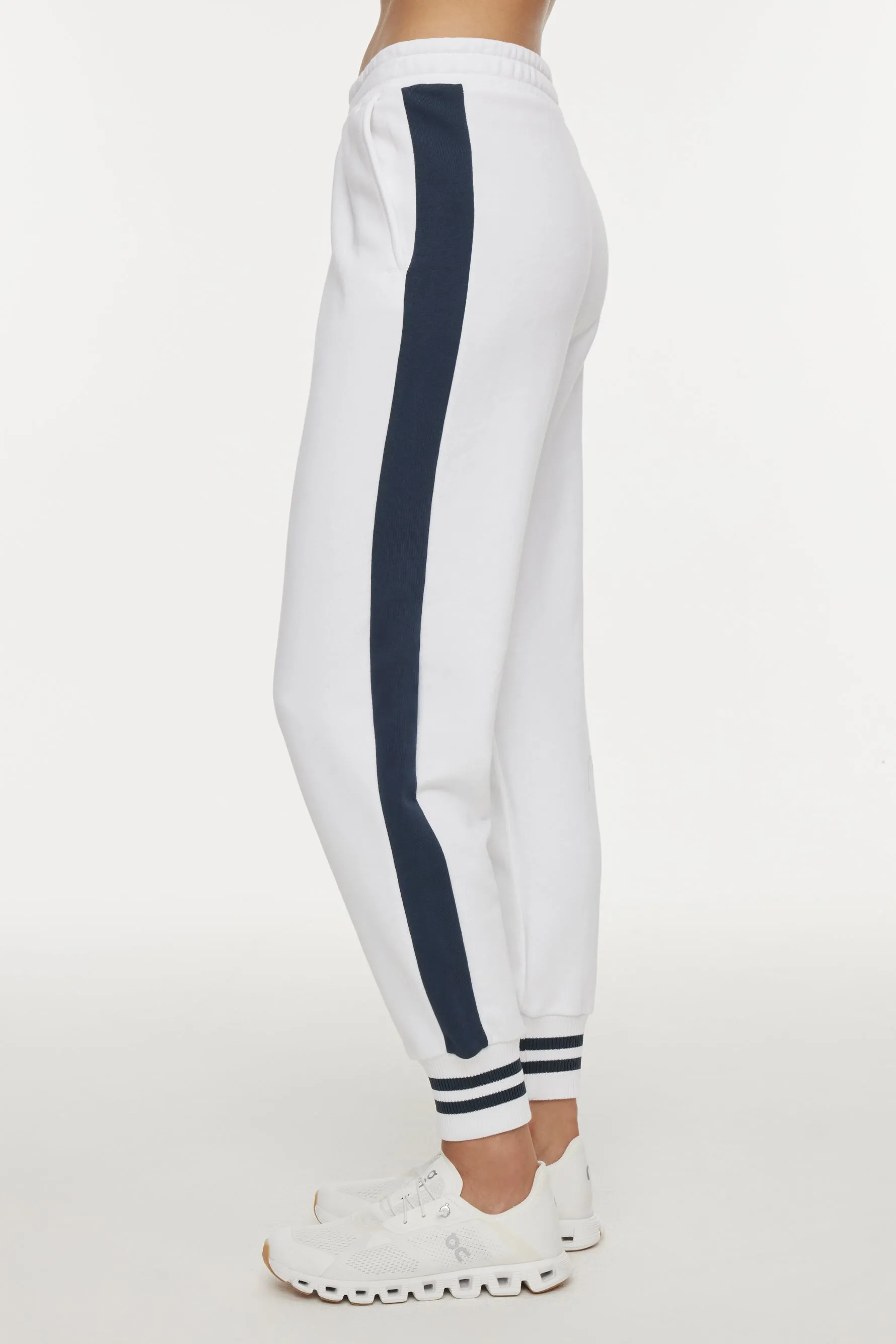PERFORMANCE CAPSULE Tracksuit - White