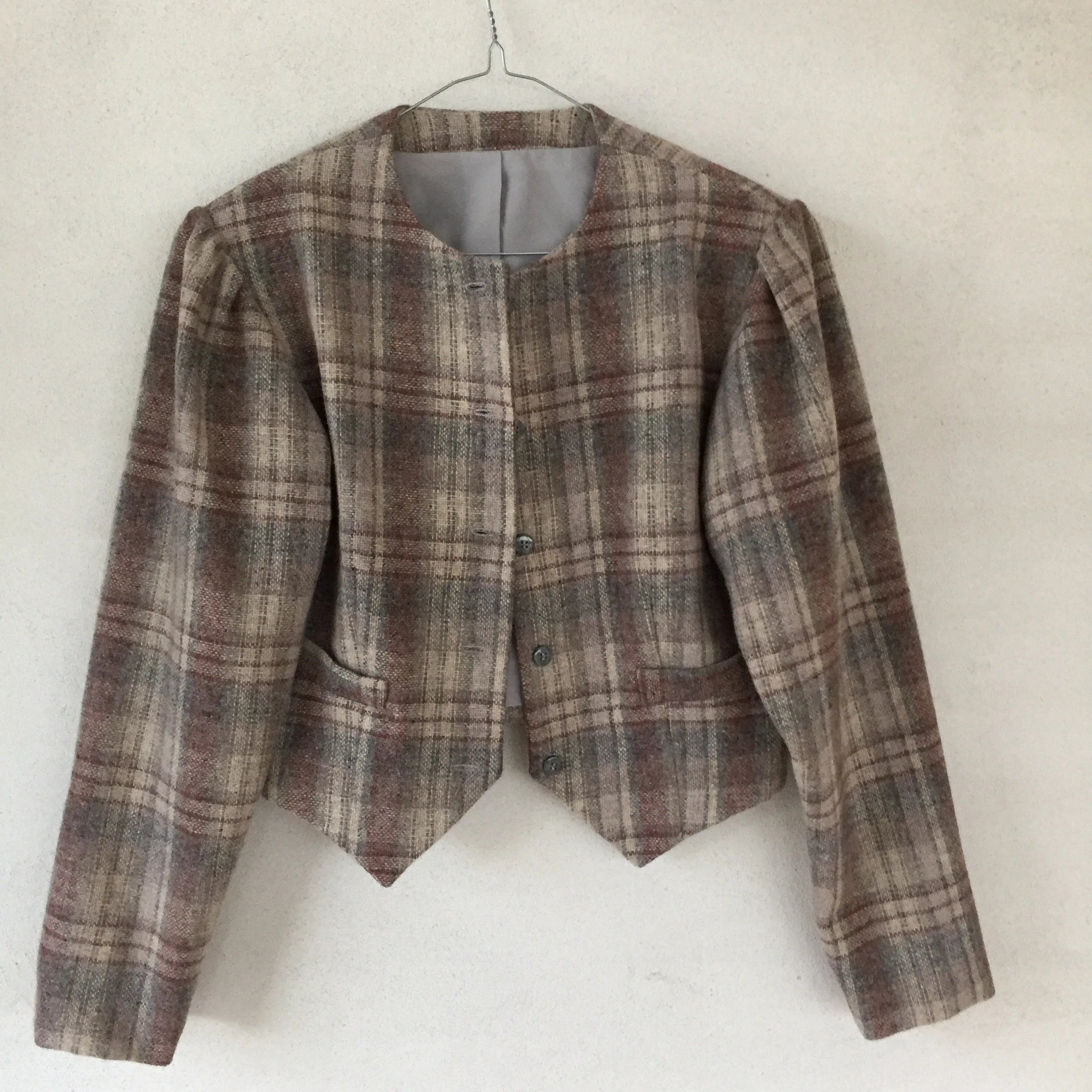 Wool jacket puff sleeves